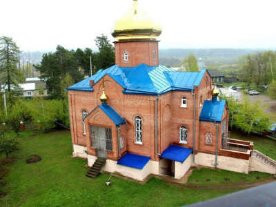 Рождественская церковь в Мулловке:.